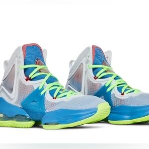 NIKE LEBRON 19 TROPICAL basketball shoes